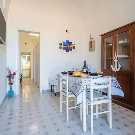 Sea Breeze Sea View Seafront Holiday home